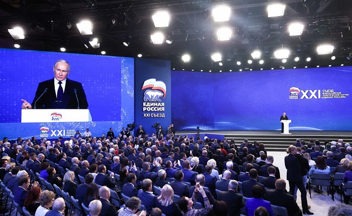 2023-12-18_Vladimir_Putin_visited_the_RUSSIA_EXPO_again_02.jpg