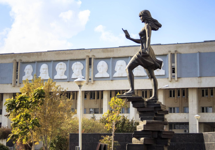 Студенты ВолГУ встретились с налоговиками