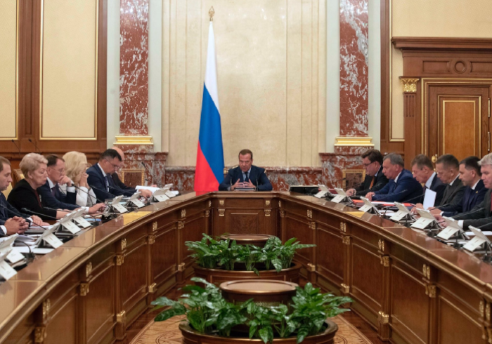 Развивать конкуренцию