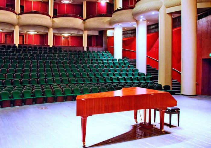 Разъяснён порядок возврата средств за театральные билеты