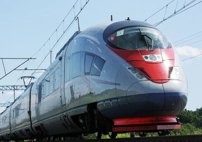 Этот поезд точней