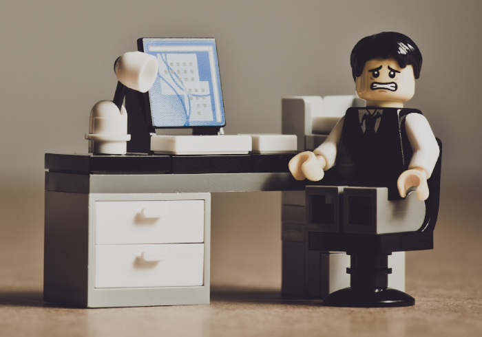 Агент налог не удержал. И потому заплатит сам