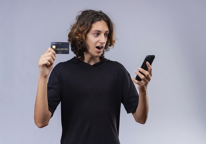 Как оградить подростков от вовлечения в операции по отмыванию доходов и дропперство?