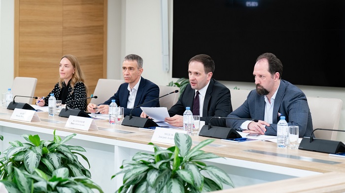 2026-05-25_Будет_усилена_работа_по_финансовой_грамотности_школьников_02.jpg
