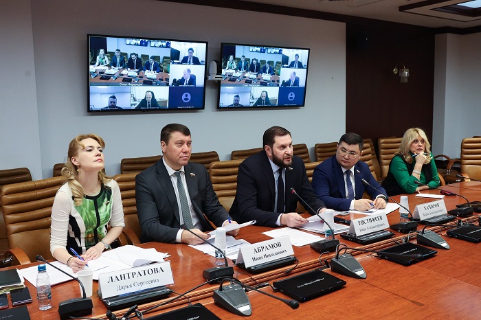 2025_02-03_02-09_РГ_Самозанятых_россиян_предложили_01.jpg