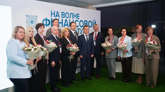 2026-09-23_На_МФФ-2026_отметили_вклад_граждан в_развитие_фин_культуры_02.jpg