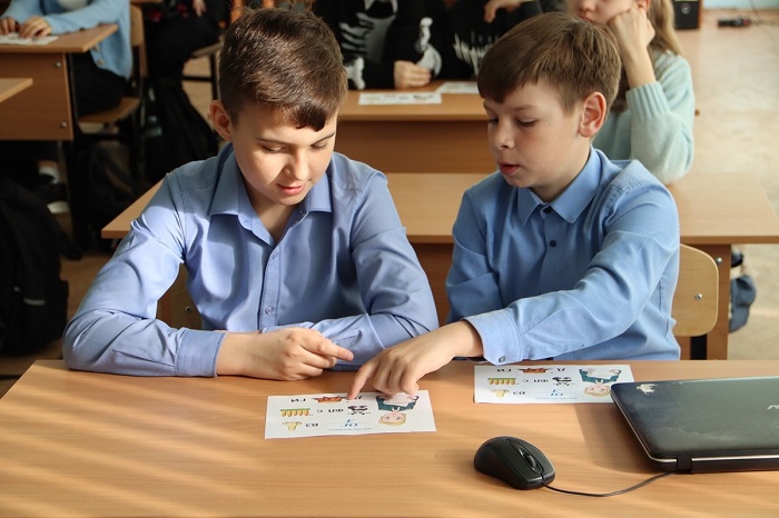 2025-07-03_В_2024-25_уч_году_проведено_более_5-5_тыс_уроков_налогов_грамотности_02.jpg