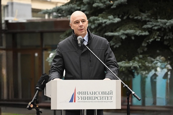 2026-09-09_В_Финуниверситете_открыли_Памятную_аллею_выдающихся_выпускников_03.jpg