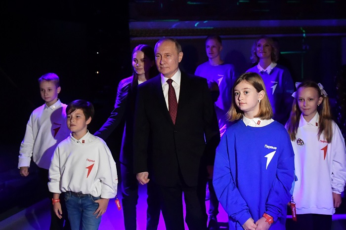 2023-12-18_Vladimir_Putin_visited_the_RUSSIA_EXPO_again_04.jpg